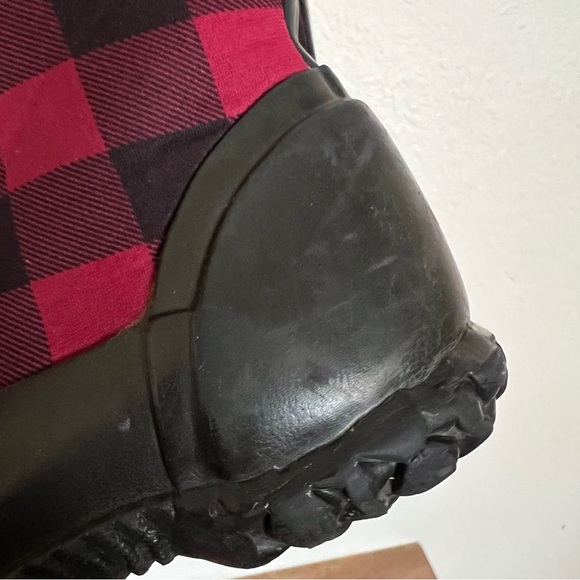 Bogs Sidney Lace Plaid Bog Red Black Boots Size 1 - Picture 17 of 17